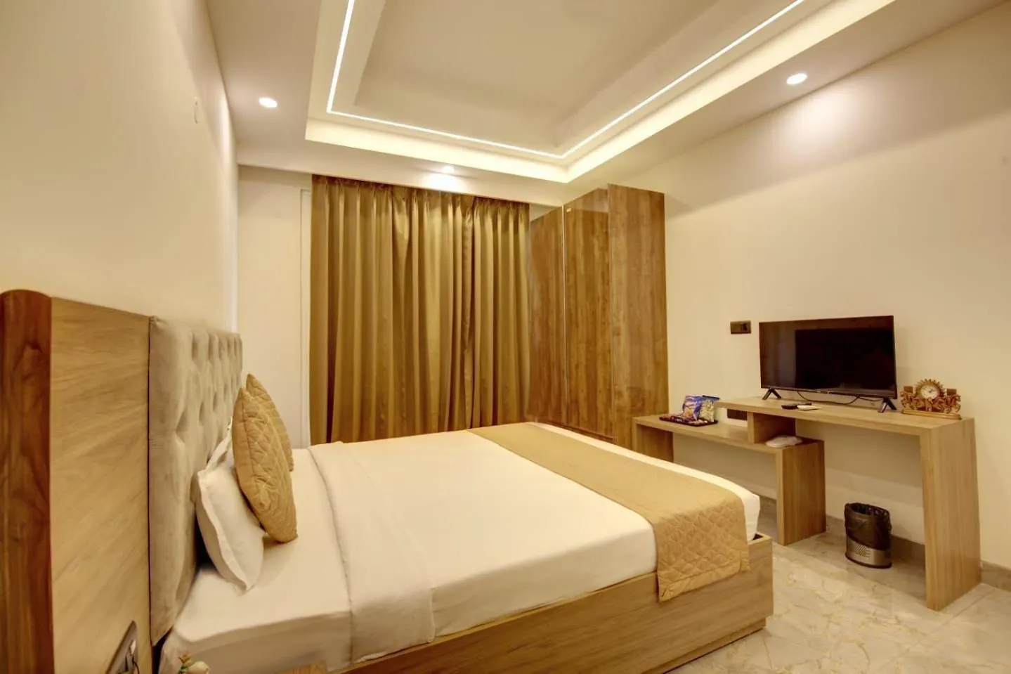 360 Degree Hotel Gurgaon