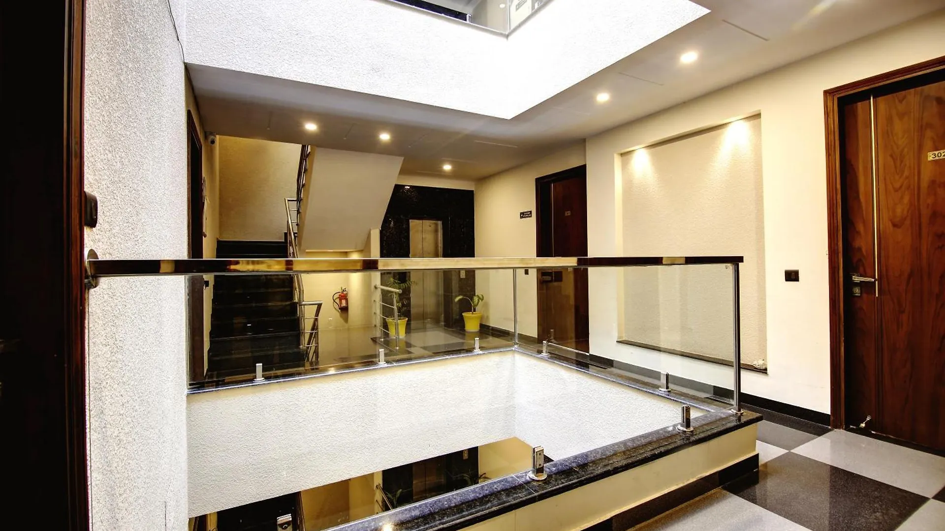 360 Degree Hotel Gurgaon 3*,  India