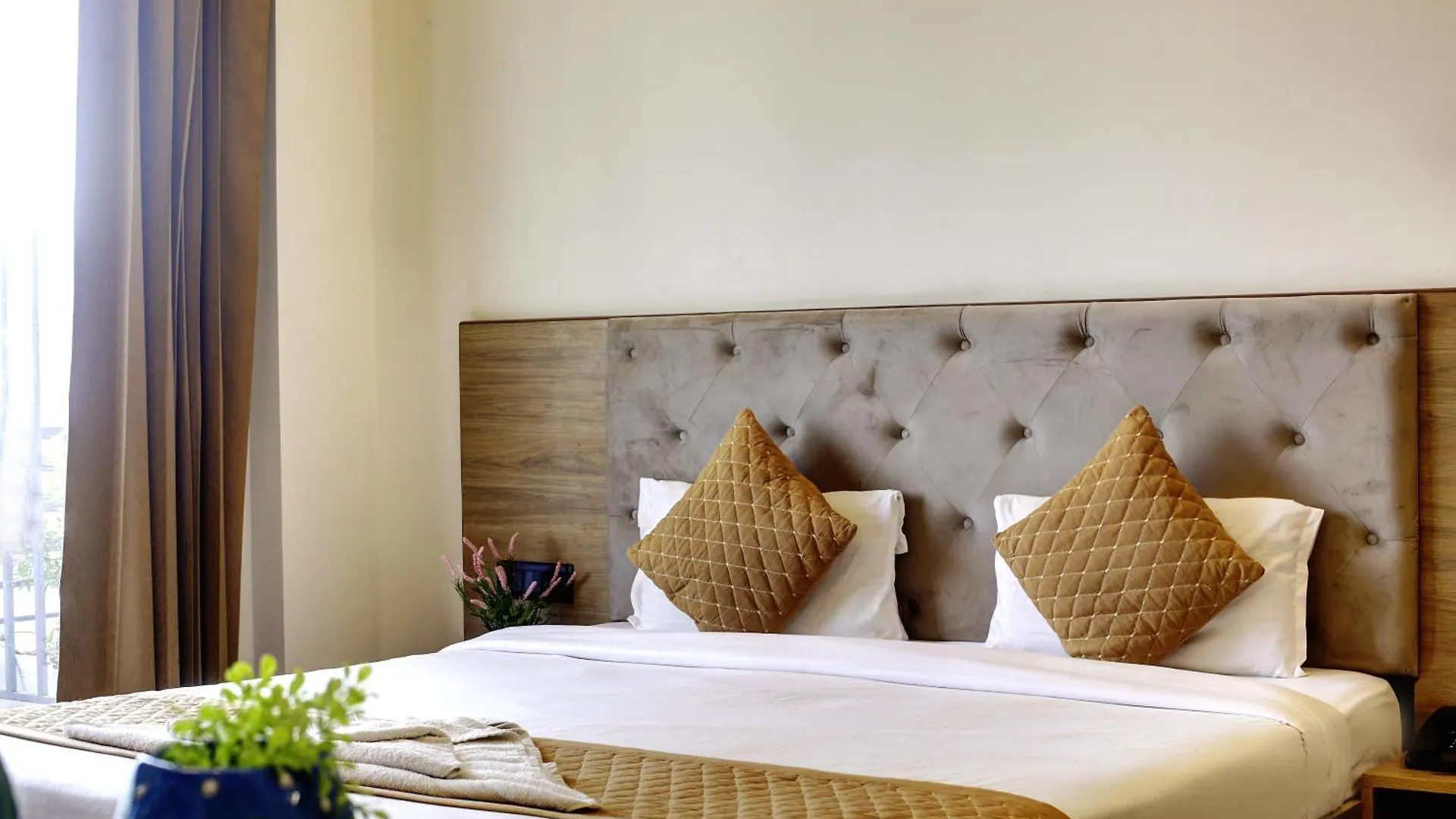 360 Degree Hotel Gurgaon