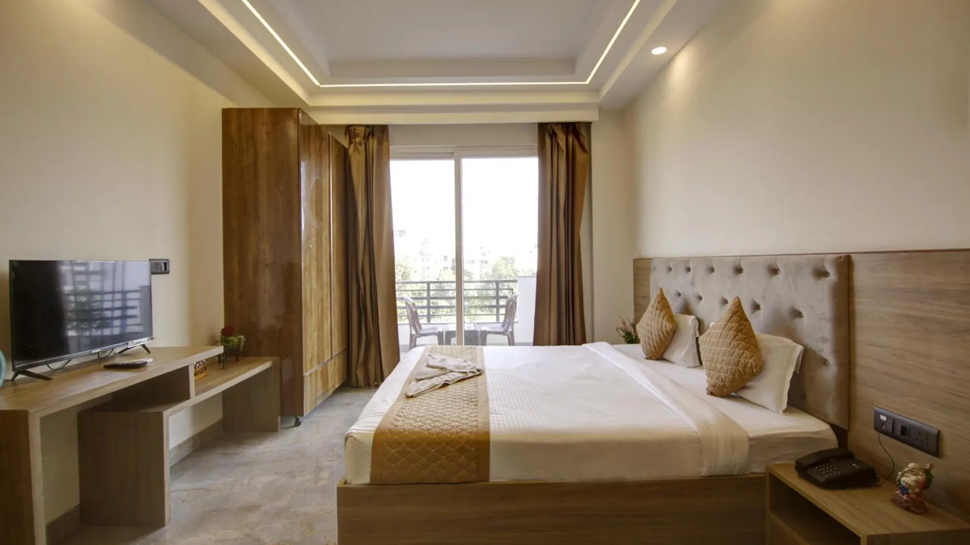 360 Degree Hotel Gurgaon 3*,  India